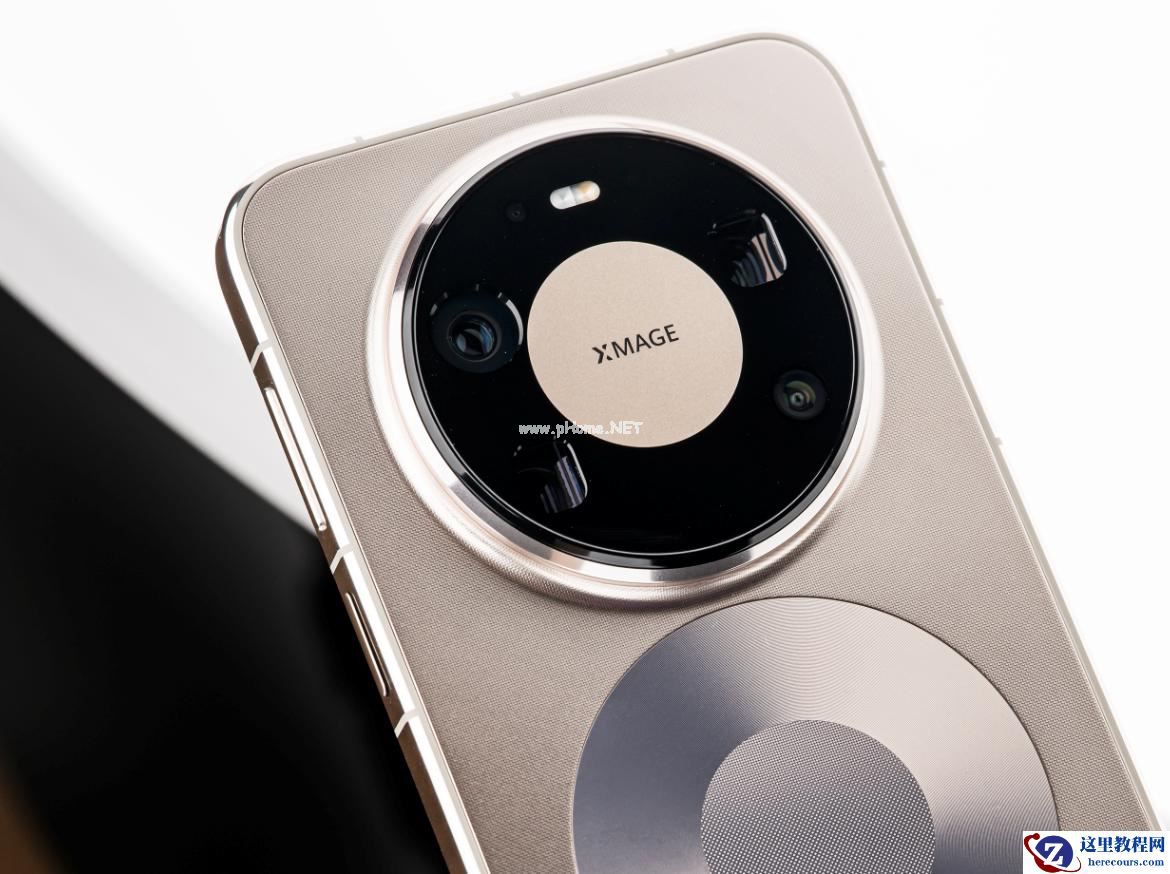 赶在年末入手了华为Mate 80系列，返乡途中这些贴心体验必须得说说