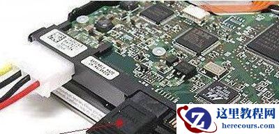 win7磁盘提示处于脱机状态怎么解决？