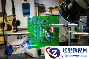 新型相机用超薄光相控阵列代替镜头