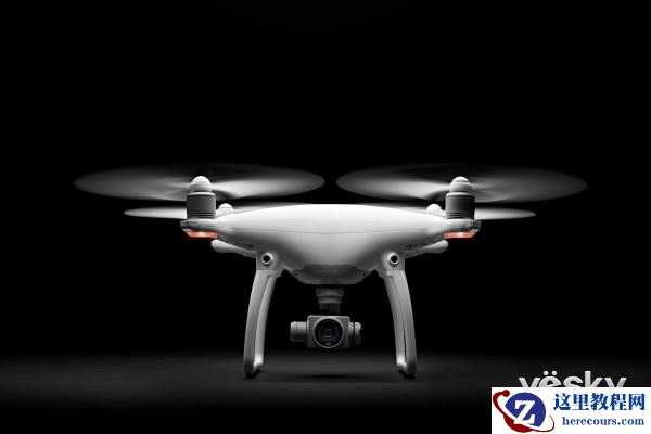 DJI大疆创新发布大疆精灵4 迈入