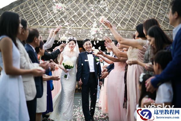 与欧阳智斌一起见证婚礼的幸福时刻