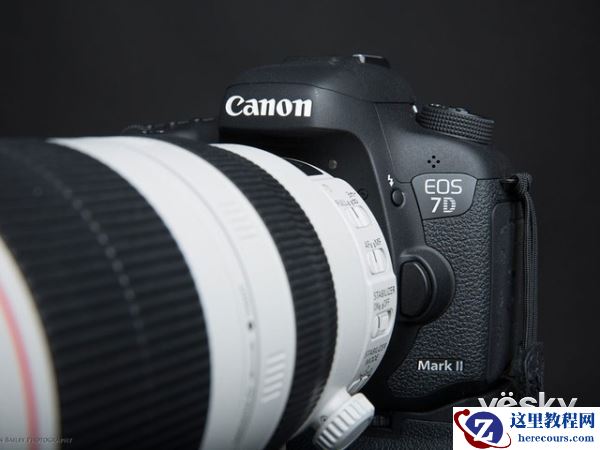 无人机五一又闯祸 索尼本月再推新镜头