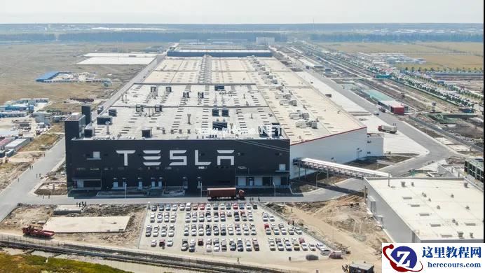 上海，豪赌「智能电动汽车」背后的老谋深算