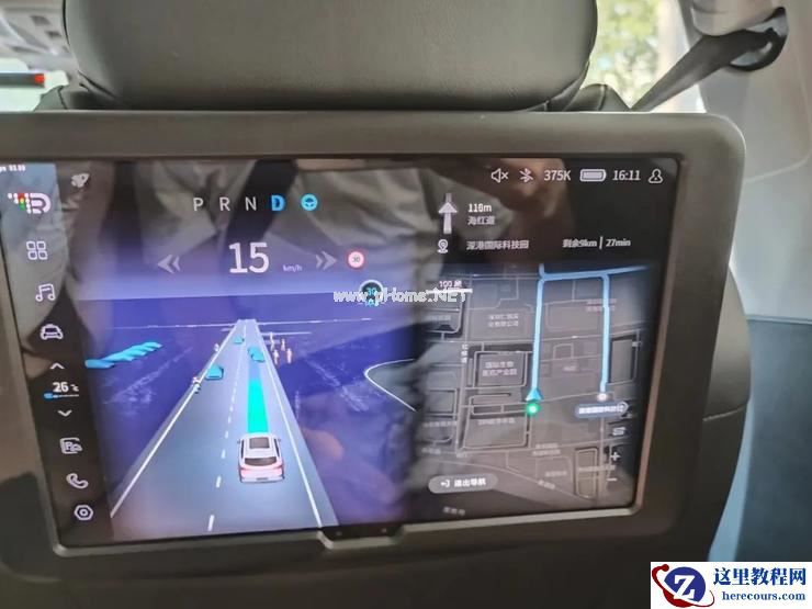 实测元戎启行「主驾无人」，「老司机」在市中心穿行无阻