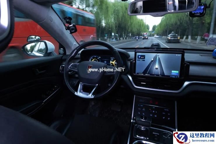 方向盘后拿掉安全员，百度Apollo甩开Waymo