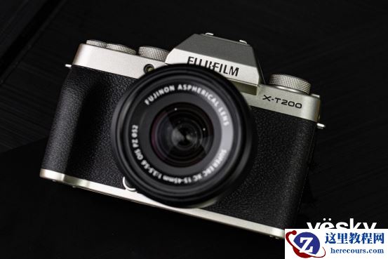 升级智能可视操控 富士X-T200无反相机评测