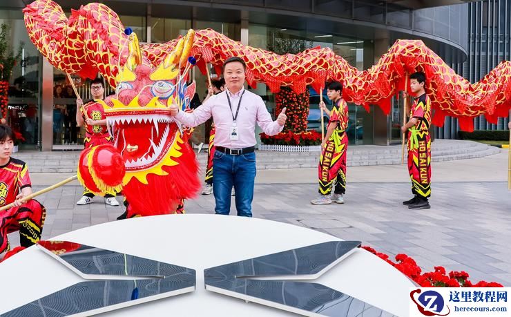 何小鹏2024年开工信：AI技术年度投入35亿元，3年内规划约30款产品