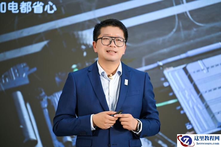 全系标配华为乾崑ADS 4&鸿蒙5智能座舱、9安全气囊、双零重力座椅、英国之宝音响系统、电吸门、宁德时代电池