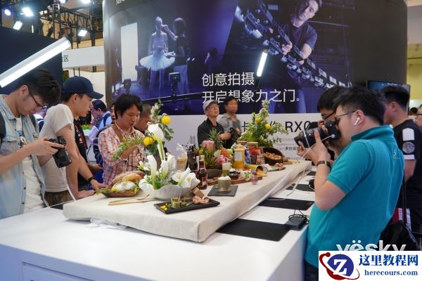 P&E 2018：索尼微单齐上阵 还有神秘新镜亮相