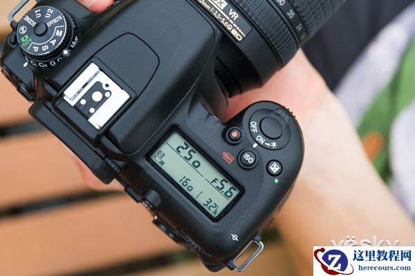 轻便小巧 尼康中阶单反D7500外观评测