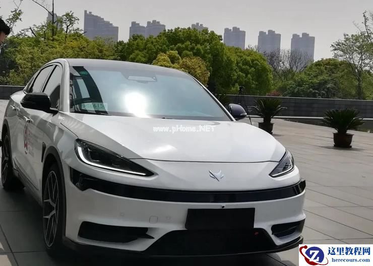 遭美团 CEO 王兴「暗讽」，华为自动驾驶，到底能不能打？丨新智驾实测