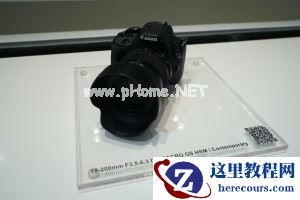 P&E2015:品类丰富招人爱 适马展台人头攒