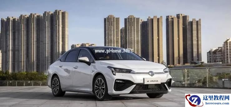 小鹏 P5 如何重新定义「智能家轿」？丨多维度对比评测