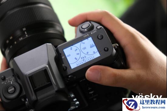 1亿像素防抖加持 富士GFX100中画幅无反发布