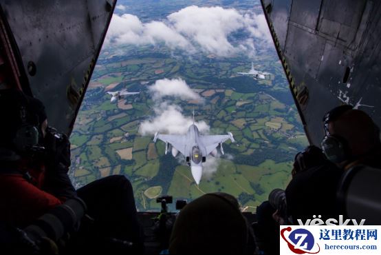 索尼G大师镜头玩转比利时航空摄影