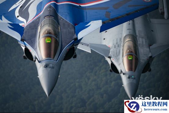 索尼G大师镜头玩转比利时航空摄影