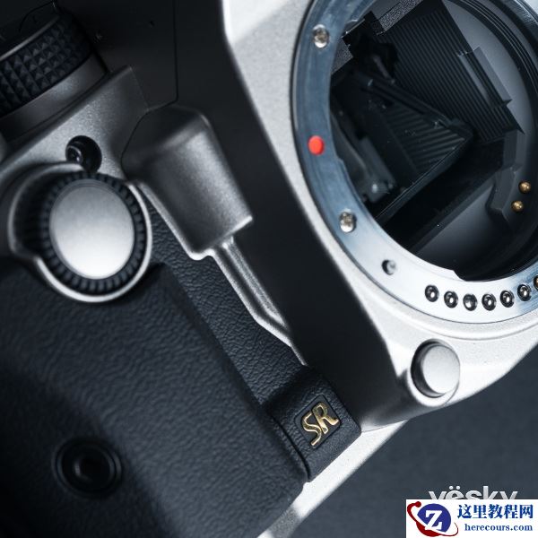 银色旋风 颜值爆表 文艺复古宾得KP外观赏析