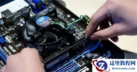 Win7启动到logo不动了怎么办？Win7启动卡在logo界面解决方法