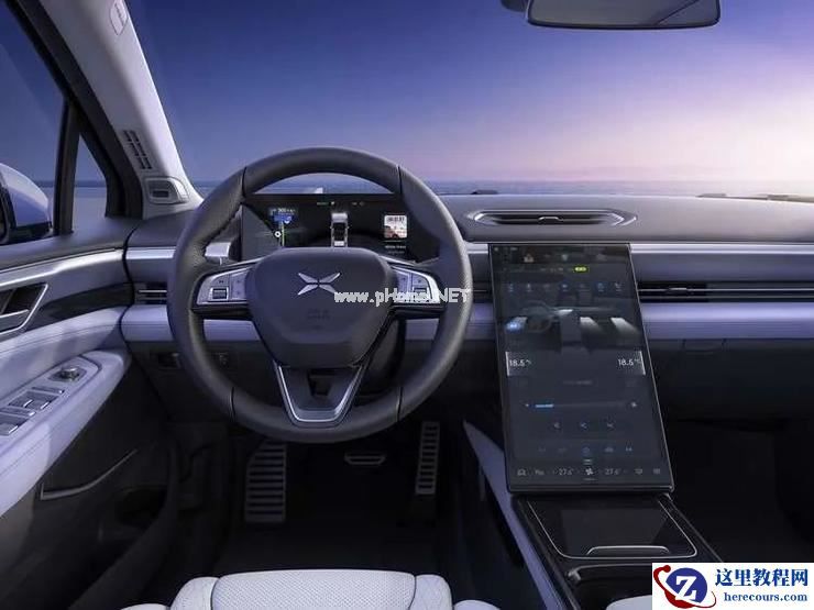 小鹏 P5 如何重新定义「智能家轿」？丨多维度对比评测