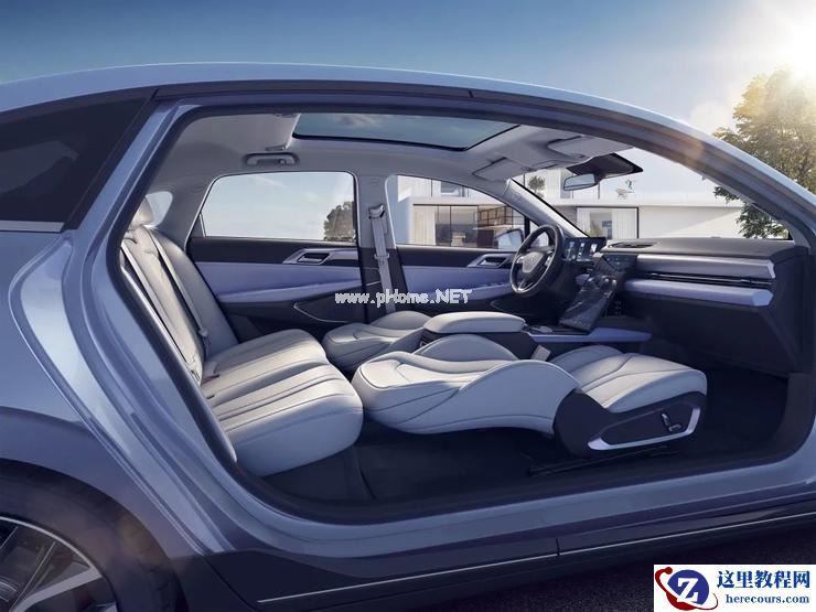 小鹏 P5 如何重新定义「智能家轿」？丨多维度对比评测