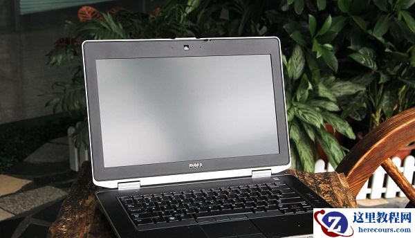 win7笔记本电脑屏幕突然变很暗如何解决