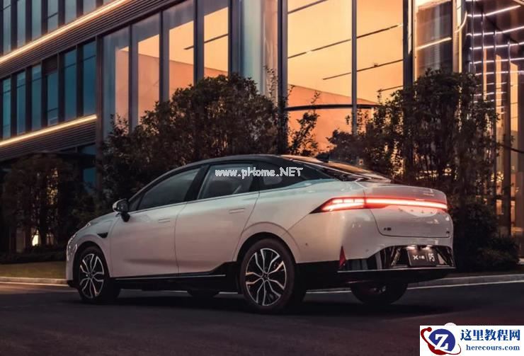 小鹏P5，也许率先定义了智能汽车的新标准