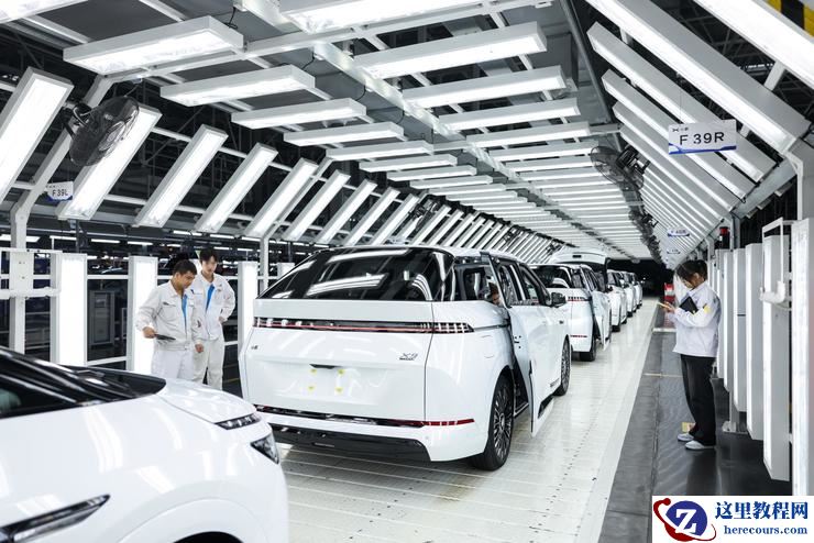 小鹏汽车达成百万台整车下线，小鹏 X9 超级增程领衔登陆广州车展， 「 剪腿版」全新一代 IRON 、 汇天陆地航母同台闪耀