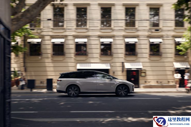 听劝后,理想i8顶配直击30万+纯电空白区