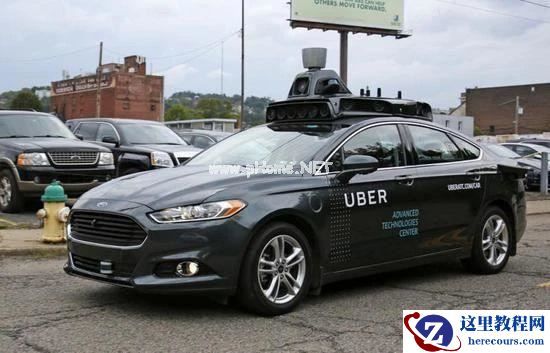 Robotaxi短兵相接：百度向左、滴滴向右