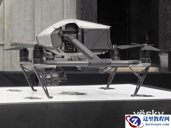 狂炫黑科技不能停 大疆新款航拍无人机登场
