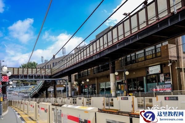 轻便造型 性能强劲 富士XE3上手简评