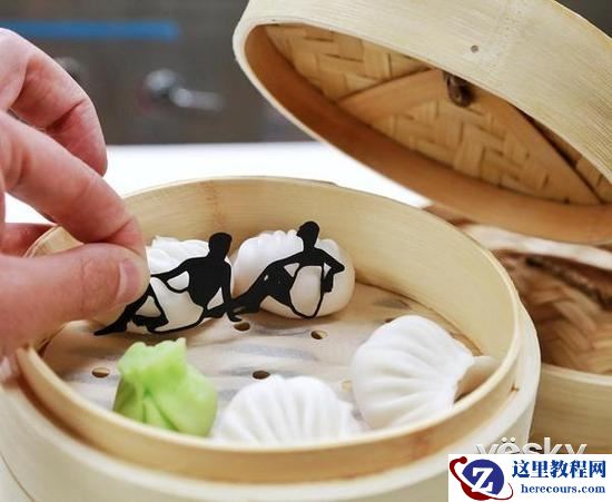 一部相机一张剪纸，他就惊艳了全世界