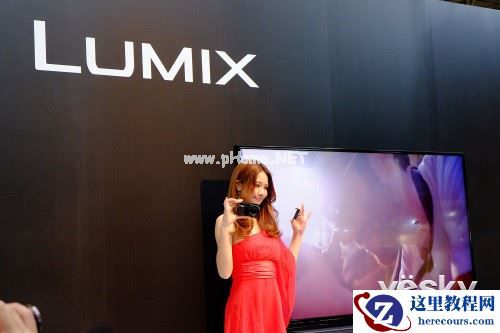 CP+2015:时尚更靓丽 美女新品齐聚松下展台