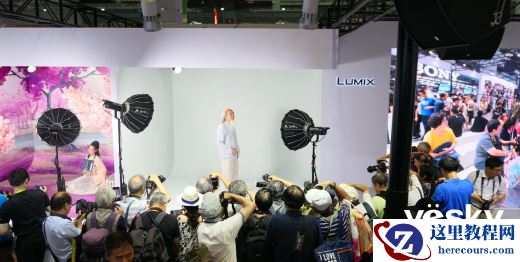 2019 松下全系列无反相机产品首次出战P&I展