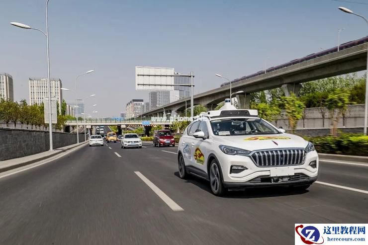 方向盘后拿掉安全员，百度Apollo甩开Waymo