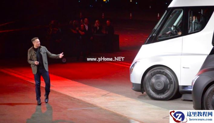 特斯拉 Semi 搭载 500 kWh 电池,预计下半年投产