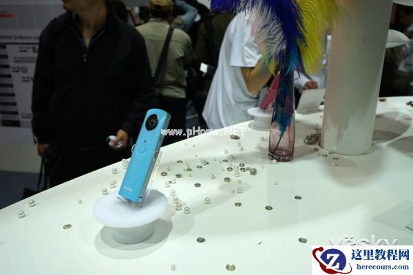 P&E2015:360°无死角拍摄 理光THETA发布