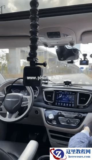 搭到一辆「真无人」的无人驾驶出租车是什么体验?丨新智驾实测