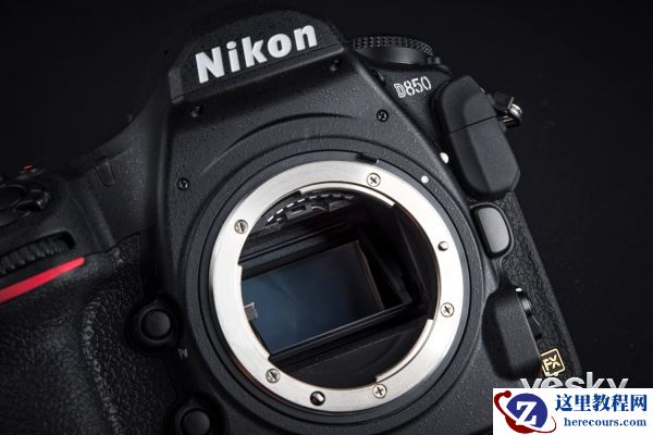 百年尼康的百分强机 尼康D850详评