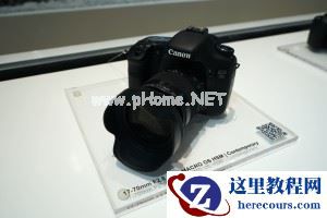 P&E2015:品类丰富招人爱 适马展台人头攒