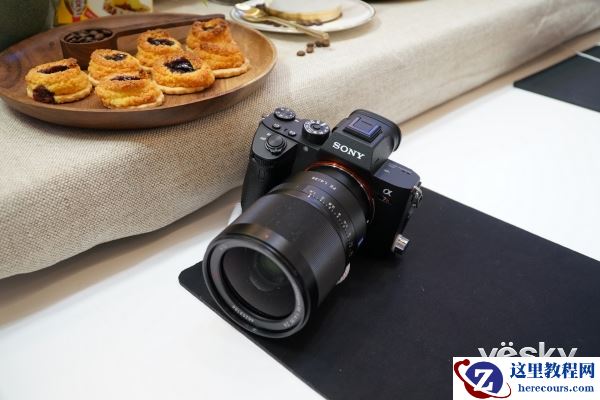 P&E 2018：索尼微单齐上阵 还有神秘新镜亮相