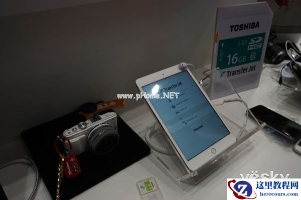 P&E2015:无限改变生活 东芝无线存储卡展示