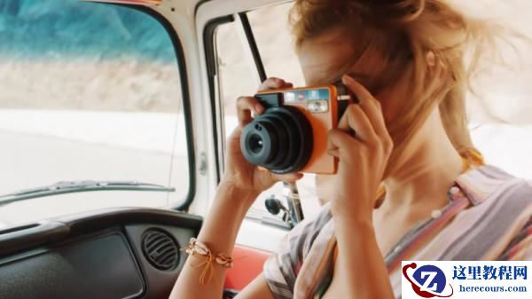 徕卡发布高端拍立得相机Sofort：胶卷烧钱