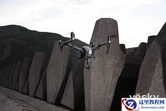 狂炫黑科技不能停 大疆新款航拍无人机登场