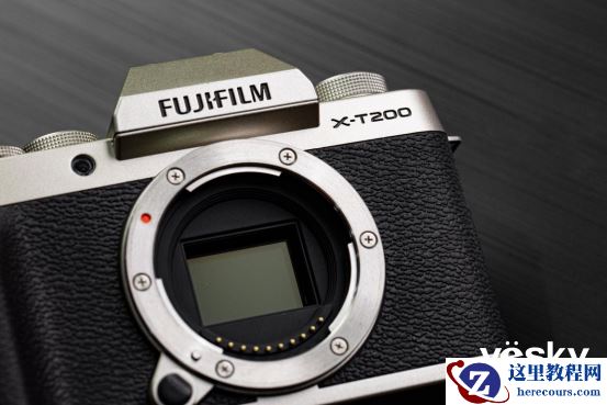 升级智能可视操控 富士X-T200无反相机评测