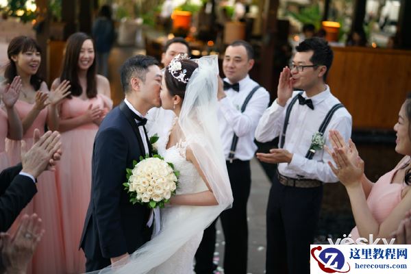 与欧阳智斌一起见证婚礼的幸福时刻