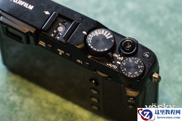 轻便造型 性能强劲 富士XE3上手简评