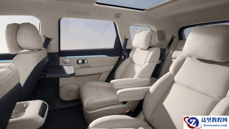 「平平无奇」的零跑C16，怎么就成「六座神车 」