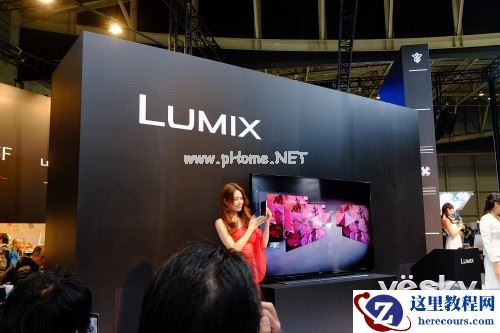 CP+2015:时尚更靓丽 美女新品齐聚松下展台