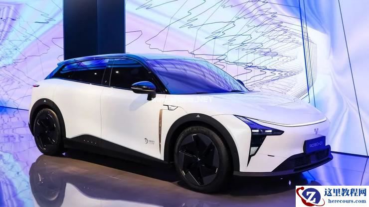 在三里屯，集度定义了一家汽车界的「科技潮牌」